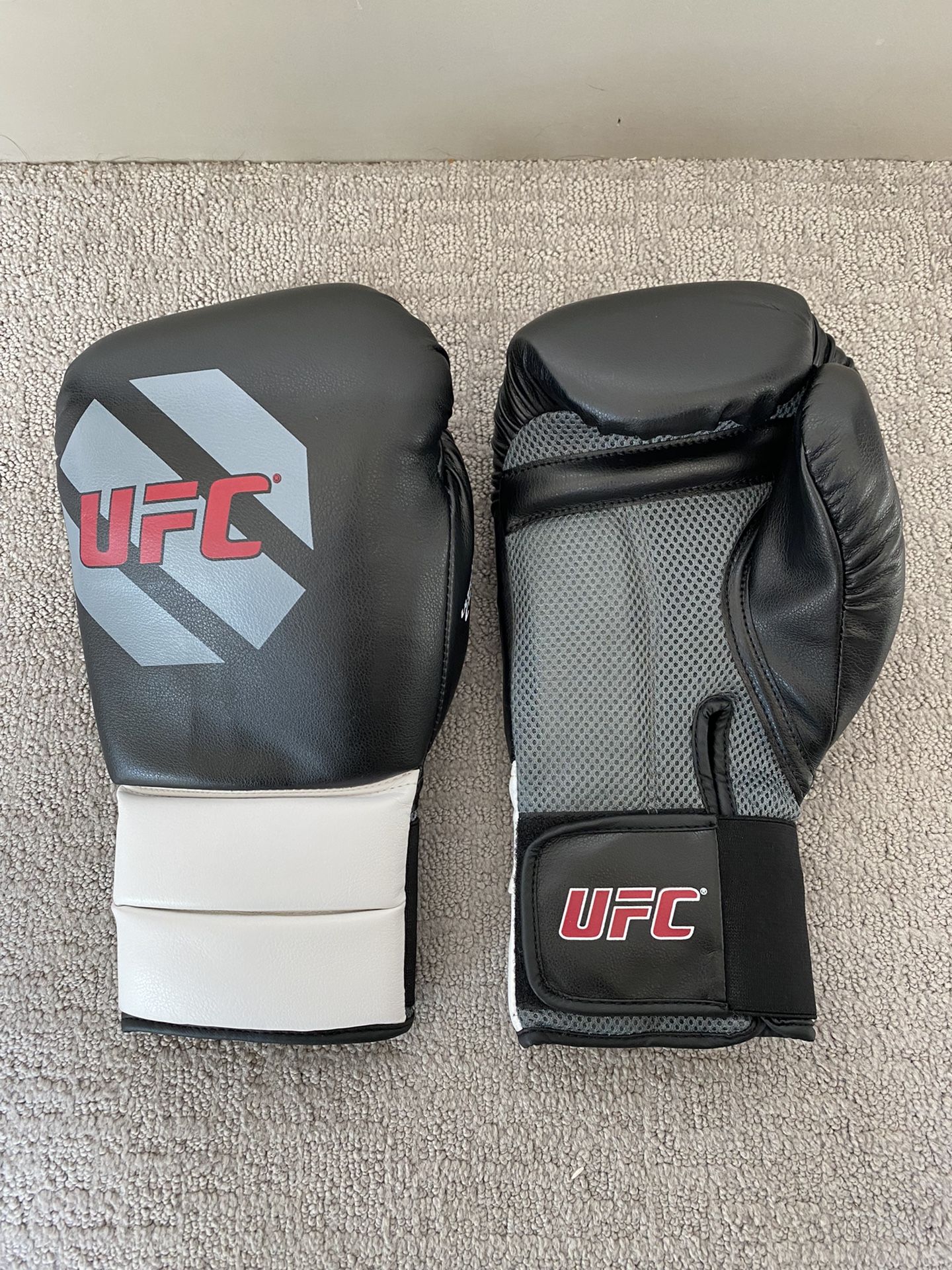 Brand New UFC Official 14oz Boxing Gloves