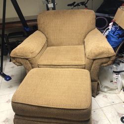 Chair With Ottoman 