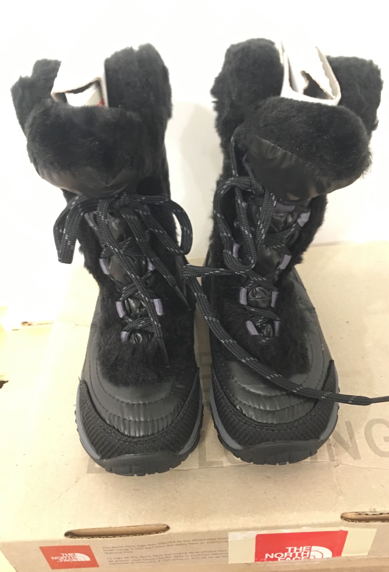 North face Snow boots kids size 10