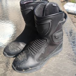 Size 9 women's motorcycle boots