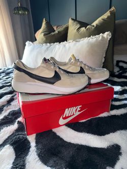 Nike Waffle - Women’s, 9