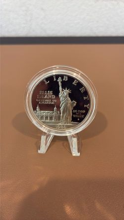 Statue of Liberty - Silver Dollar coin