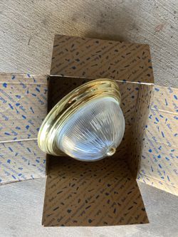 Flush mount light fixture