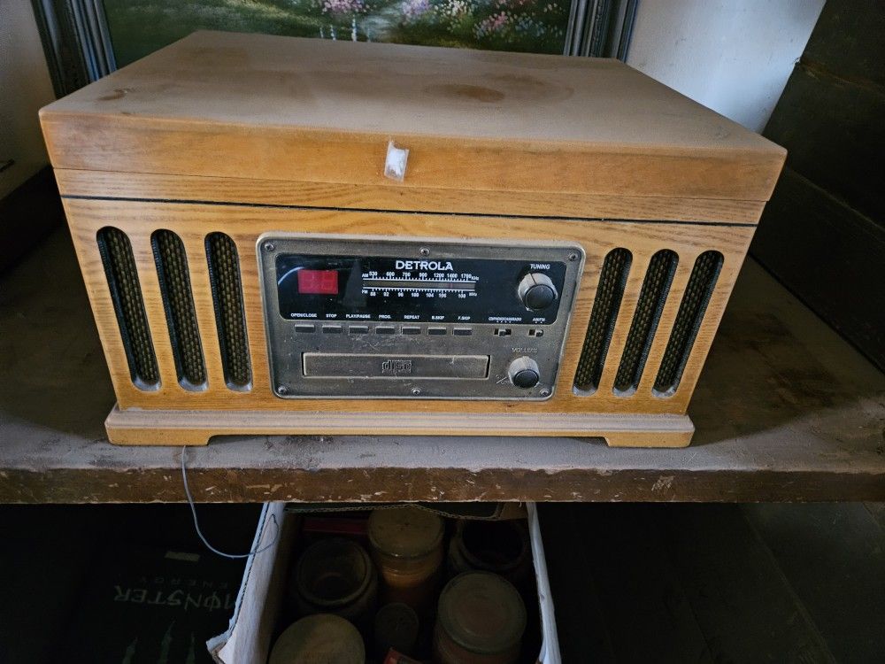 Record Radio