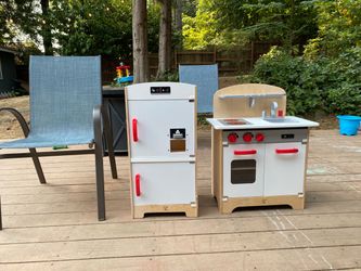 Hape play kitchen