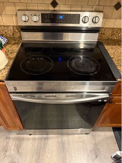 Used- Samsung electric 30 in 5 burner smart electric range