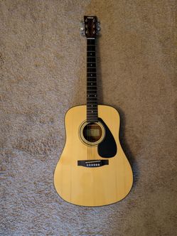 Yamaha Acoustic Guitar