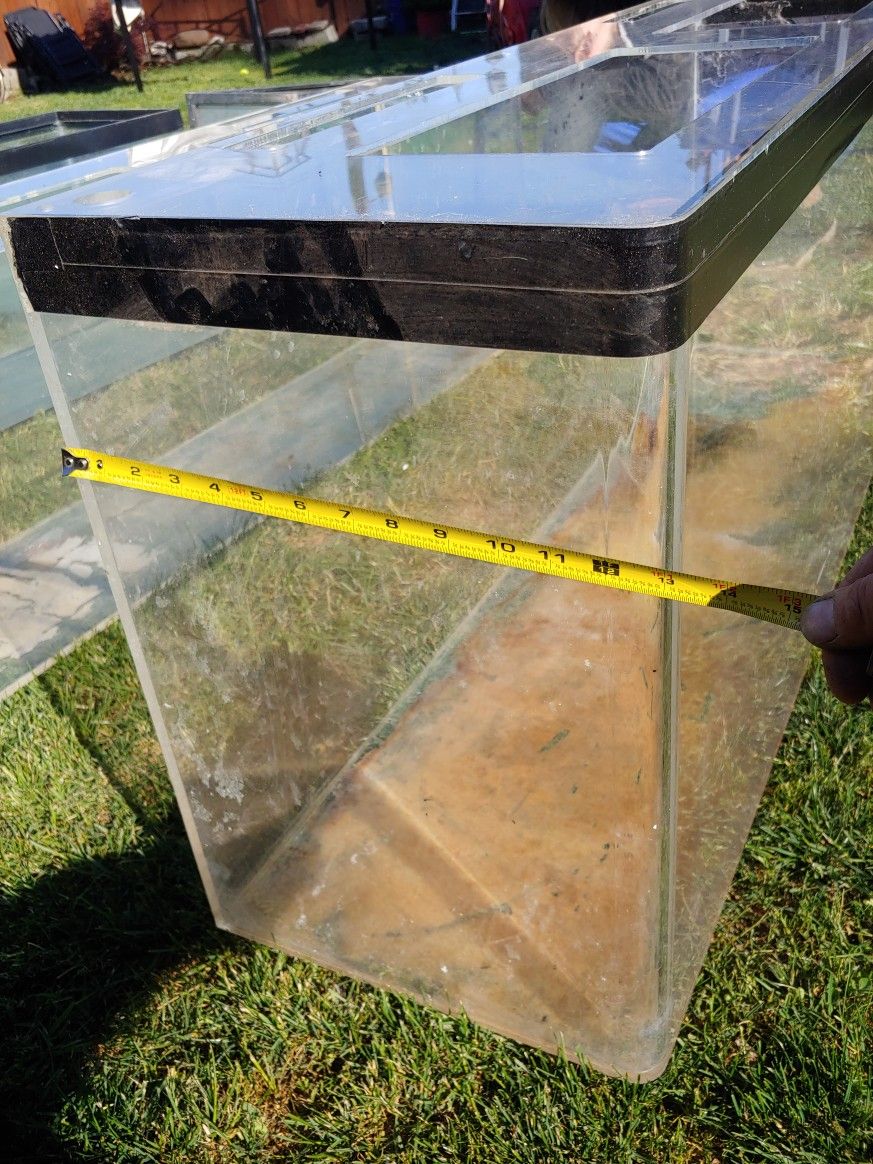 20 Long And Metaframe Acrylic fish Tanks for Sale in Bonney Lake, WA