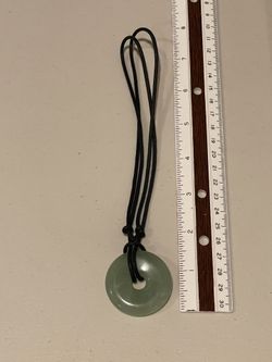 Jade pendant with adjustable necklace