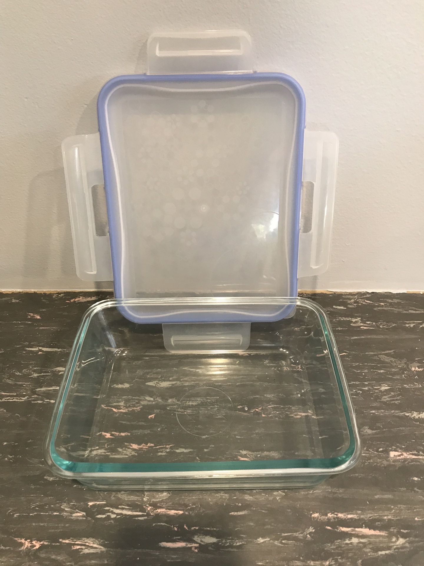 3-Pyrex dishes