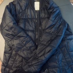 NEW Out of Box GAP Activewear Black Jacket With Thumb Hole
