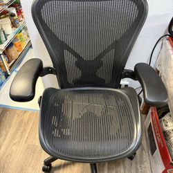Herman Miller Aeron Office Chair ( SIZE B ) FULLY LOADED !!