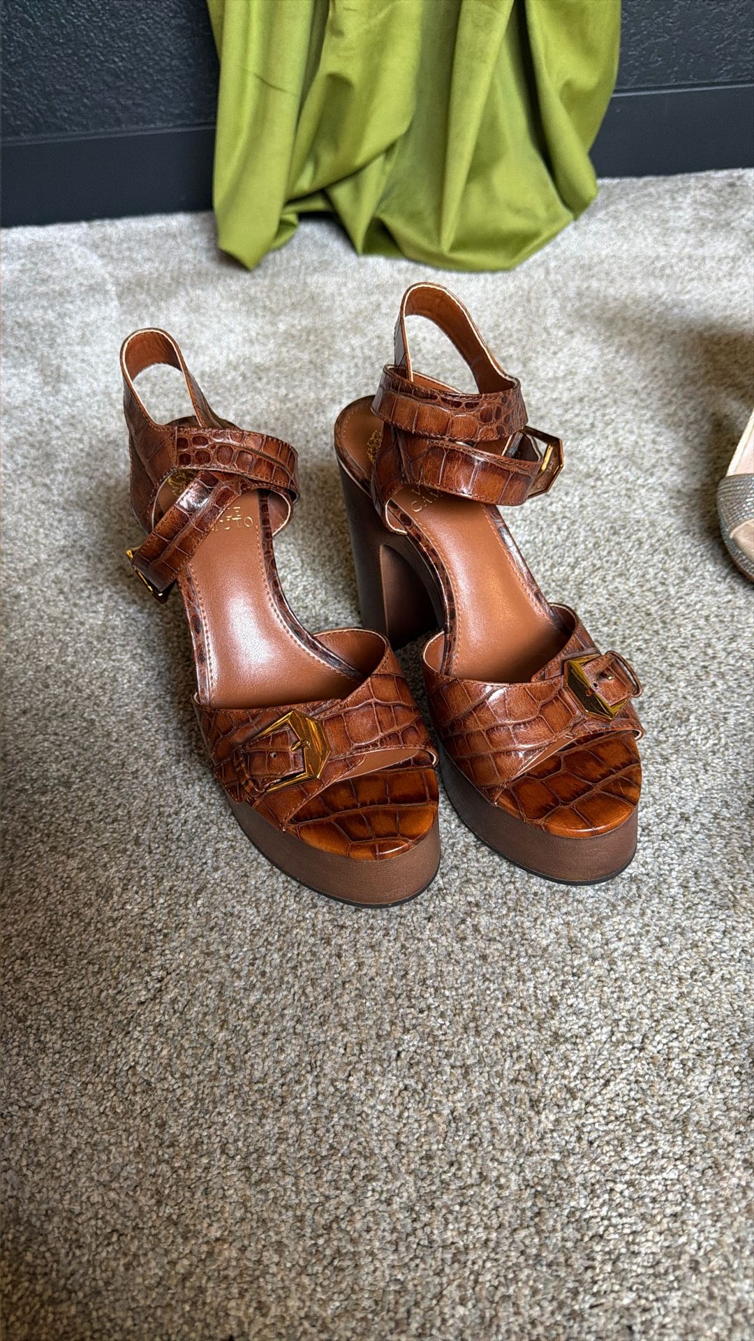 Vince camuto rondea Crocodile Platforms NEVER WORN