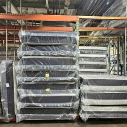 Queen Mattress & Box Spring (Never Used!) – Moving Sale Deal
