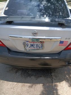 Nissan versa 2011