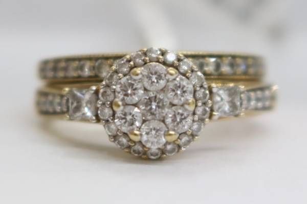10K Yellow Gold Diamond Wedding Ring Set (Size 6 1/2)
