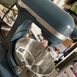 KitchenAid 5.5-Quart Bowl-Lift Stand Mixer