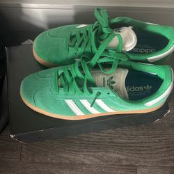 Gazelle Adidas Sz 9 Pick Up Only