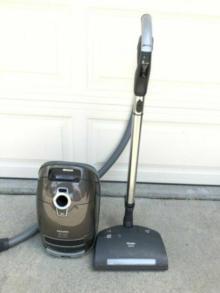 Miele S8 UniQ Canister Vacuum Cleaner