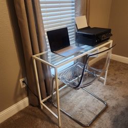 Ikea Desk And Chair. 