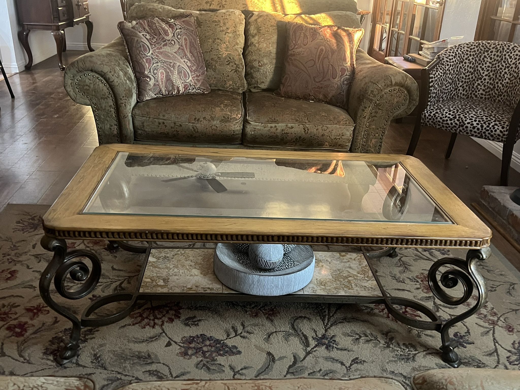 Elegant coffee and side table set