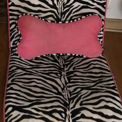 ZEBRA PET CHAIR WITH MATCHING PILLOW