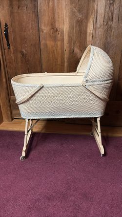 Vintage Mid-Century Bassinet