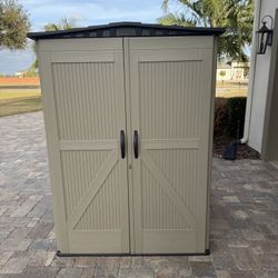 Rubbermaid Shed