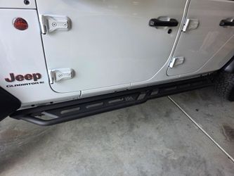 Jeep Gladiator side steps