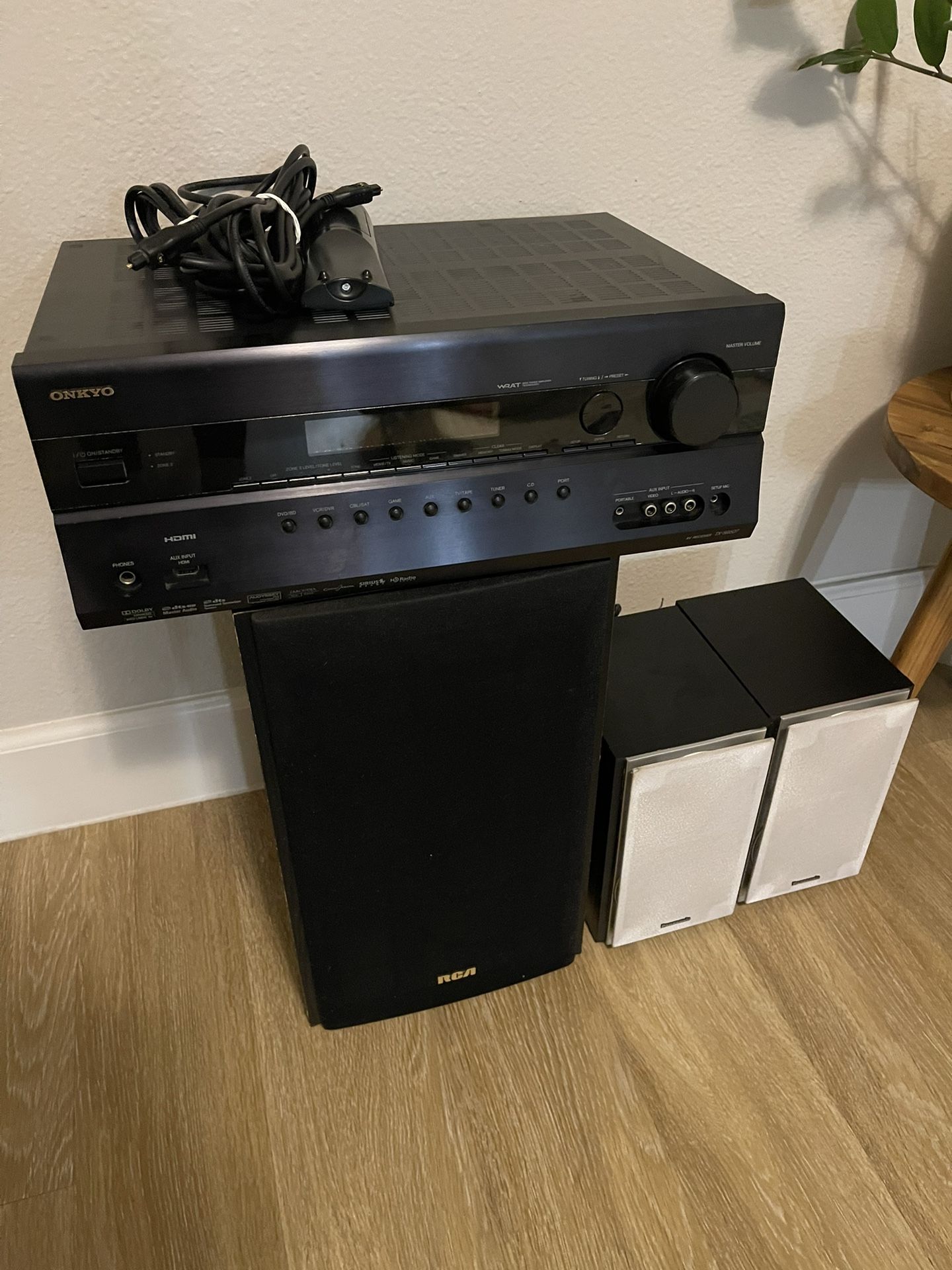 Onkyo TX-SR607 7.2 channel home theatre receiver 