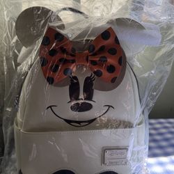 Minnie Ghost GLOW IN THE DARK exclusive loungefly