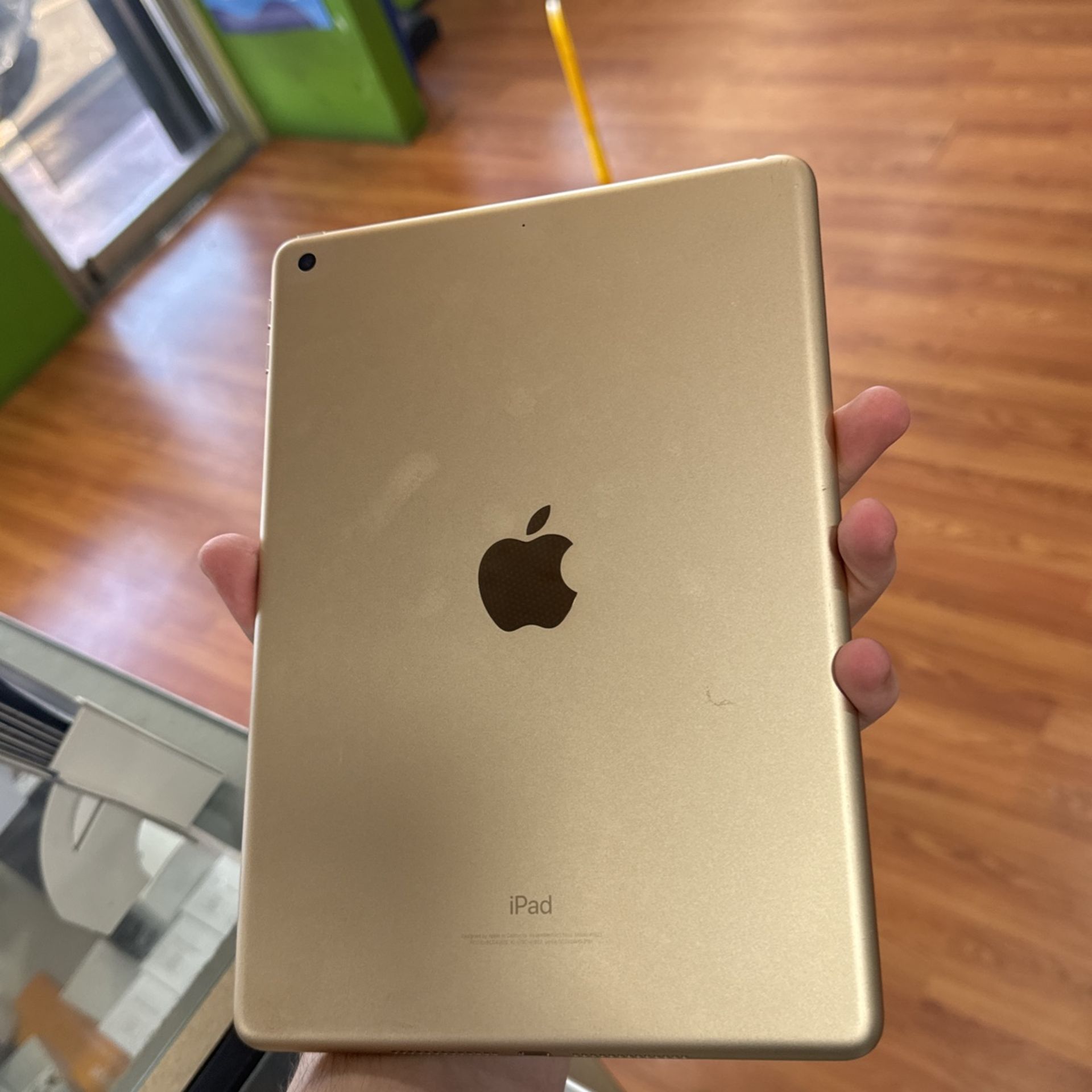 iPad 5th Generation 32GB WiFi Only Used