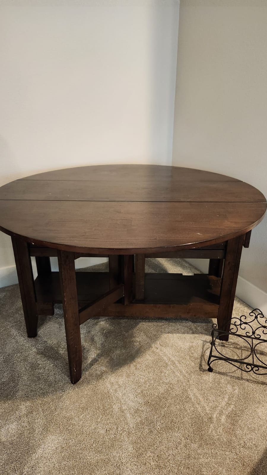 Adjustable Dining Table 