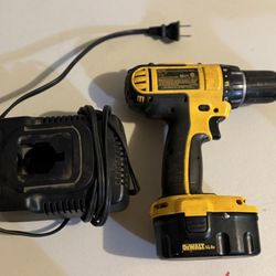 DeWalt DC730 14.4V  1/2” Cordless Drill/Driver, Charger DW9116/Battery