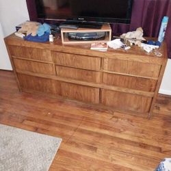 DRESSER 9 DRAWER