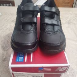 New Womens New Balance Leather Sneakers Size 7