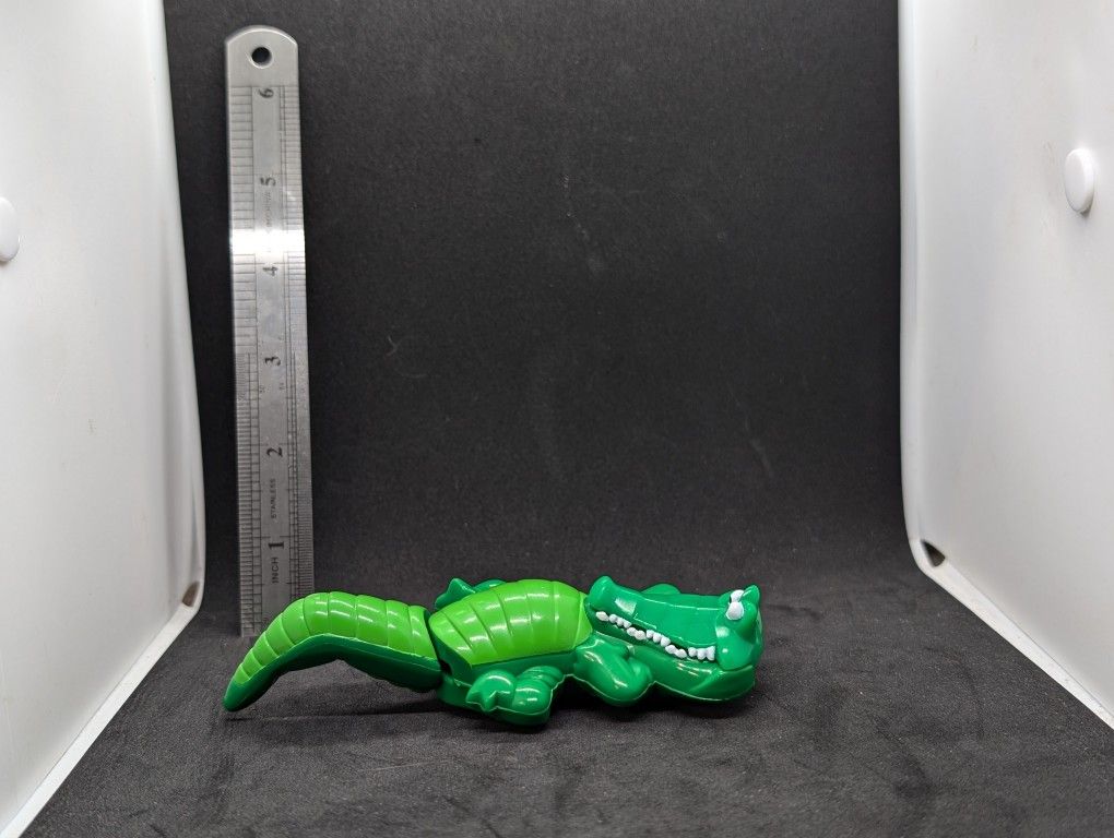 McDonald's 1998 Peter Pan CROCODILE TICK TOCK Compass Alligator Toy DISNEY