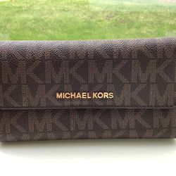 Michael Kors  Jet Set MK Signature Large Trifold Wallet