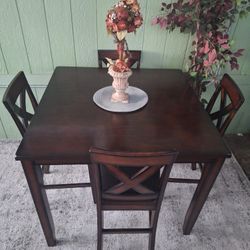 Height Table With Chairs (Check My List Posted)
