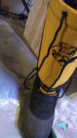 Arctic cat boots size 9