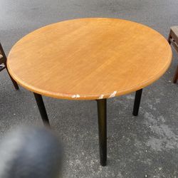 Table And Chairs (4 Chairs)