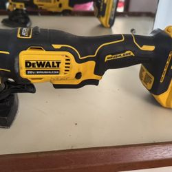 Dewalt Multi Tool With Battery And Attachments 