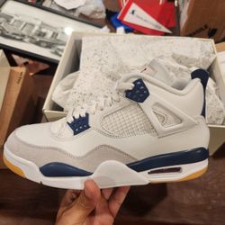 Jordan 4 SB SIZE 9 