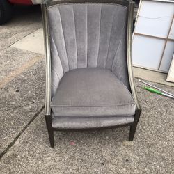 WINGBACK CHAIR 