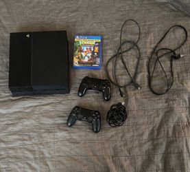 PS4 500GB W/ All cords & 2 Controllers & Game