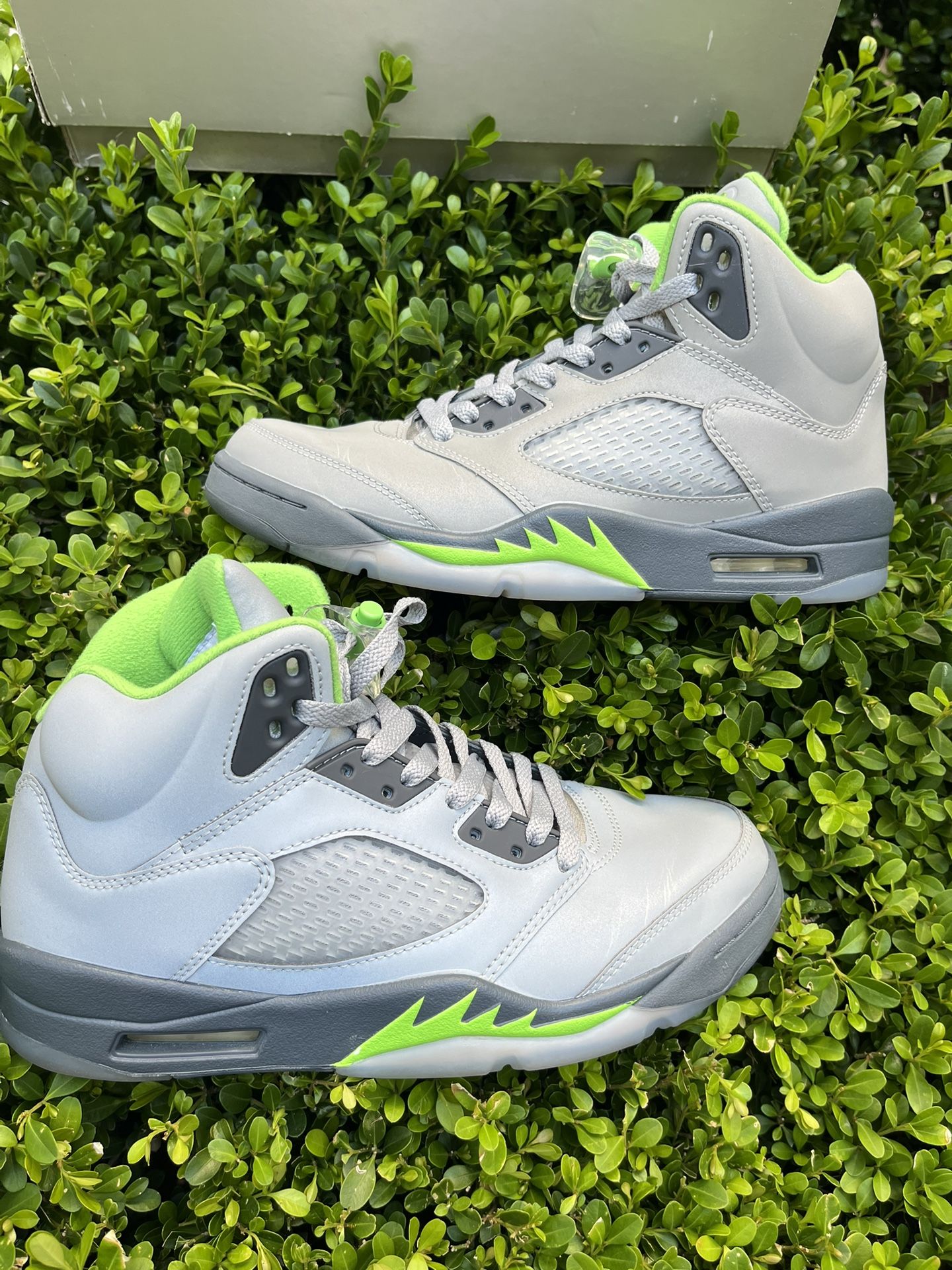 Size 8m 9.5w - Jordan 5 Retro Green Bean