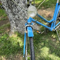 VINTAGE 1970'S SCHWINN BLUE SUBURBAN BICYCLE 