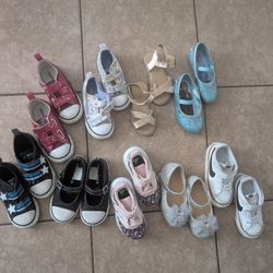 Zapatos de niña  10 Pares Por 50  Del  Size 6 -7-8  Un Par Por 5