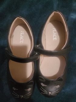Girl's  shoes