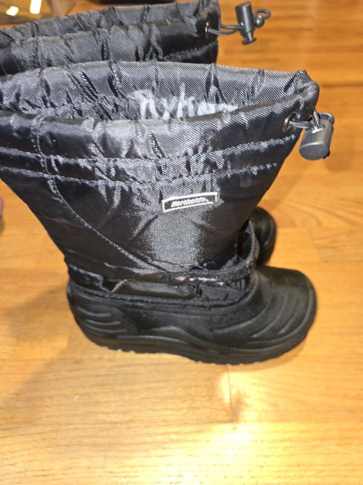 Kids Snow Boots Sz 1